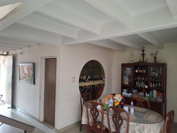 SE VENDE CASA DE DOS PISOS EN EL BARRIO GUADALES - Imagen 9