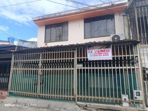 SE VENDE CASA DE DOS PISOS EN EL BARRIO GUADALES