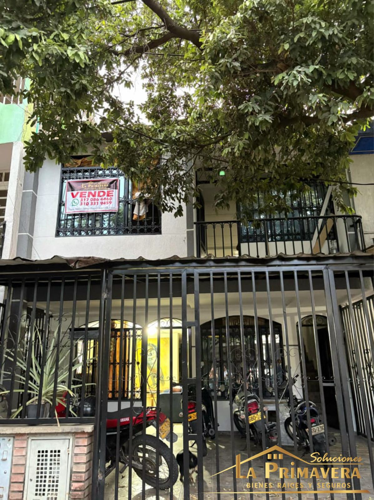 SE VENDE CASA DE DOS PISOS TOTALMENTE ENREJADA EN ARBOLEA